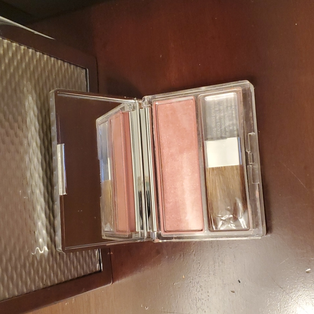 CLINIQUE Blushing Blush Powder Blush #107 - Sunset Glow
